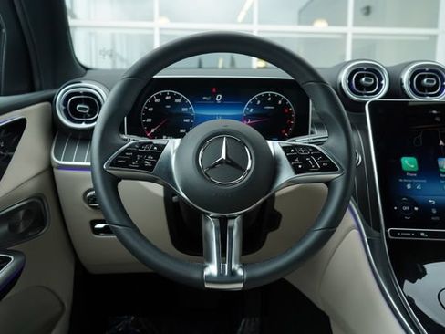 Used 2026 Mercedes-Benz GLC 300 image 18