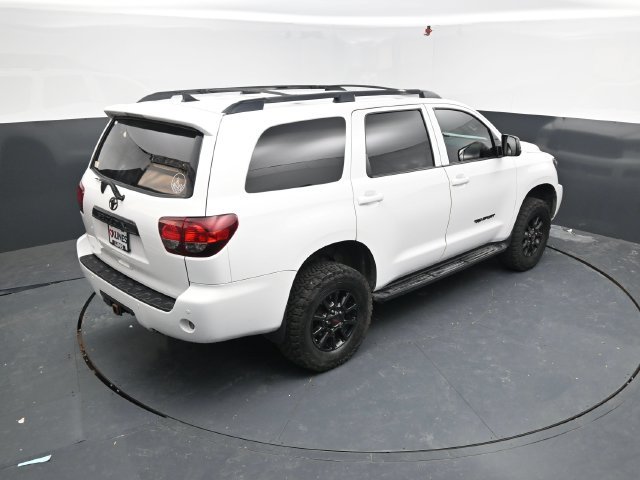 Used 2018 Toyota Sequoia TRD Sport AWD/4WD image 39