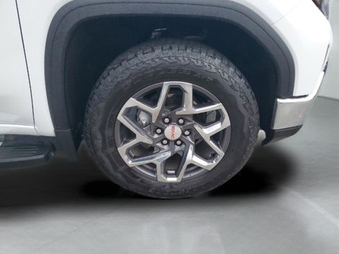 Used 2025 GMC Sierra 1500 SLT w/ SLT Premium Package image 6