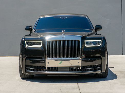 Used 2021 Rolls-Royce Phantom Sedan RWD image 4