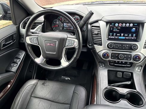 Used 2019 GMC Yukon XL SLT w/ Premium Edition image 28