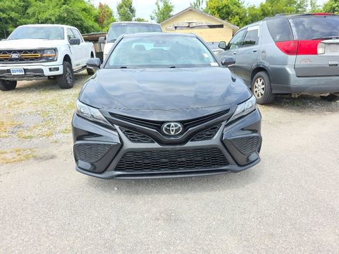 Used 2024 Toyota Camry SE FWD image 2
