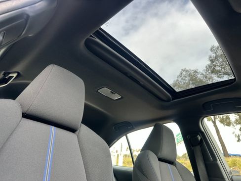 Used 2022 Toyota Corolla SE w/ SE Premium Package image 15