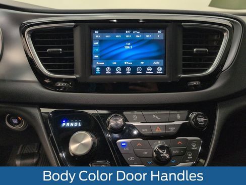 Used 2020 Chrysler Pacifica Touring w/ S Appearance Package FWD image 27