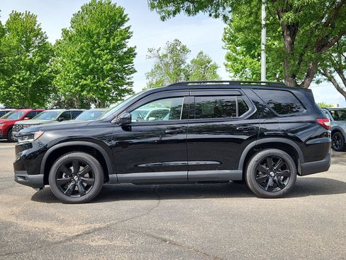 Certified 2025 Honda Pilot Black Edition image 2
