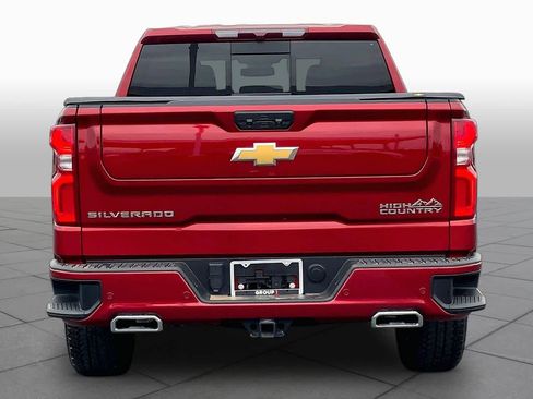 Used 2024 Chevrolet Silverado 1500 High Country w/ Z71 Off-Road Package AWD/4WD image 5