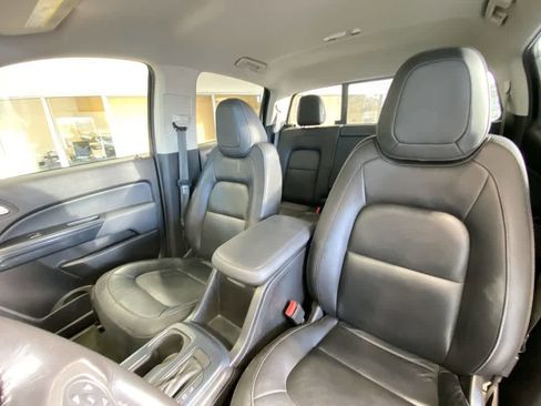 Used 2018 Chevrolet Colorado Z71 AWD/4WD image 14