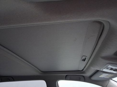 Used 2011 Toyota RAV4 Limited w/ Limited Extra Value Pkg image 22