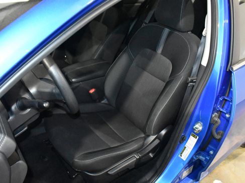 Used 2025 Nissan Sentra SV FWD image 25