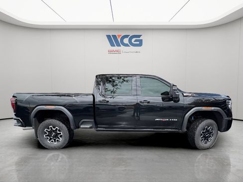 Used 2024 GMC Sierra 2500 AT4X AWD/4WD image 3