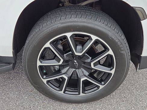 Used 2021 Chevrolet Suburban RST AWD/4WD image 7