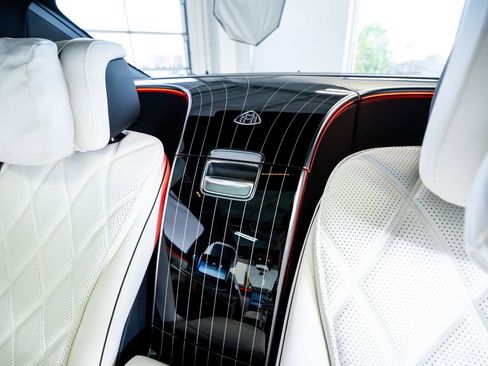 Used 2023 Mercedes-Benz Maybach S 680 4MATIC w/ Manufaktur Leather Package image 69