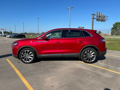 Certified 2021 Lincoln Nautilus Reserve AWD/4WD image 9