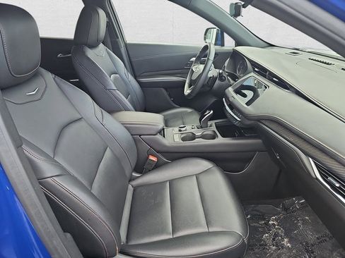 Certified 2022 Cadillac XT4 Sport w/ Enhanced Visibility Package image 10