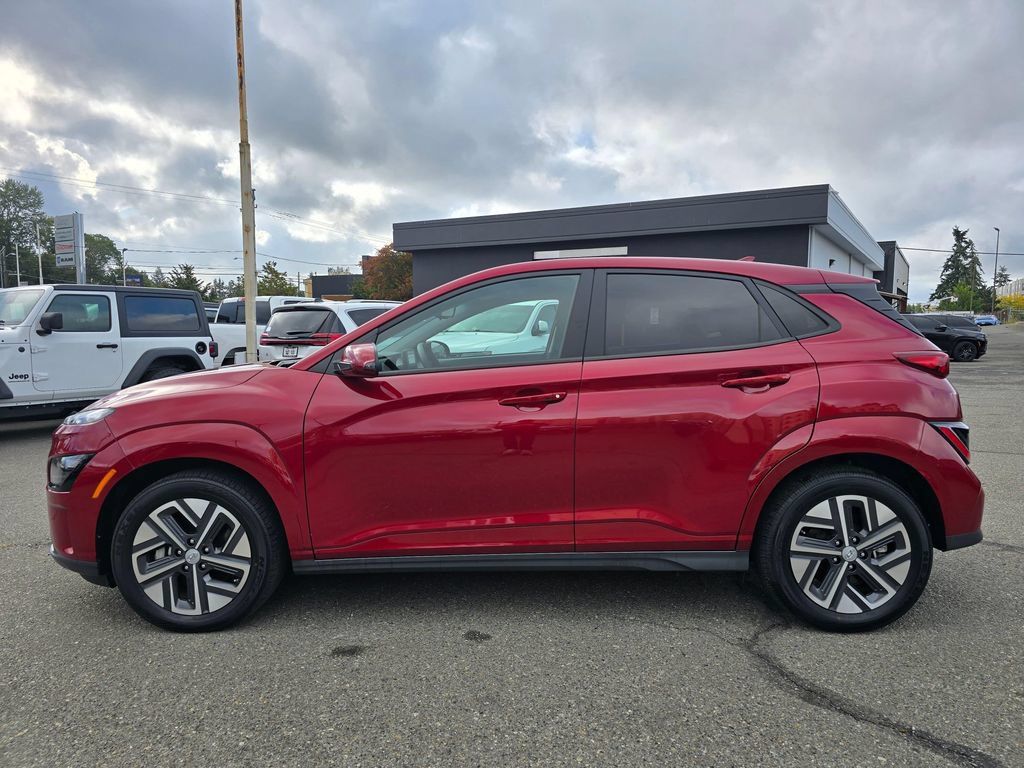 Used 2023 Hyundai Kona SE FWD image 4