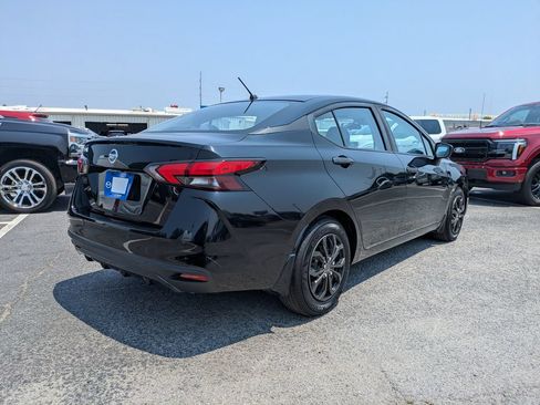 Used 2020 Nissan Versa S FWD image 4
