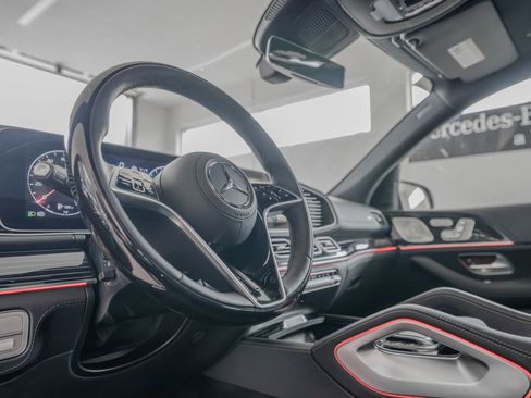 New 2025 Mercedes-Benz GLS 580 4MATIC image 7