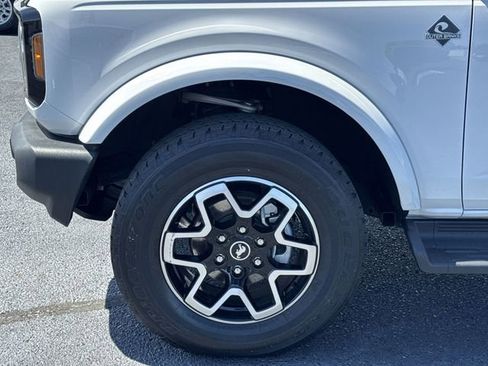 Used 2025 Ford Bronco Outer Banks AWD/4WD image 27