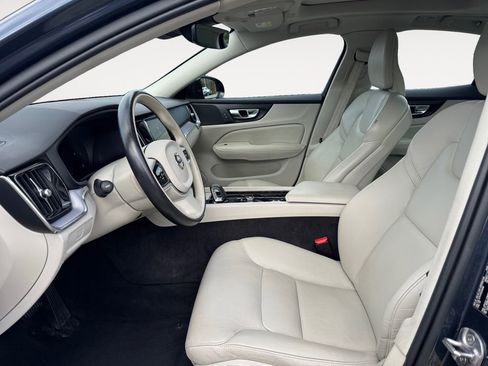 Used 2023 Volvo S60 B5 Plus image 9