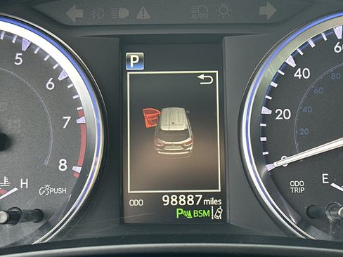 Used 2018 Toyota Highlander Limited FWD image 22