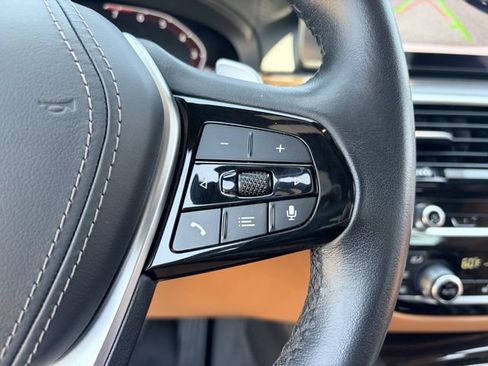 Used 2023 BMW 530e w/ Premium Package RWD image 23