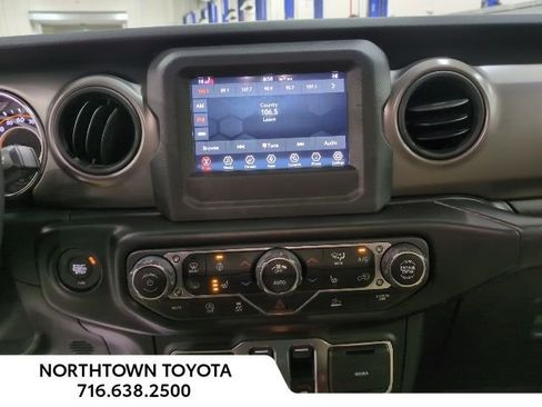Used 2021 Jeep Wrangler Sport AWD/4WD image 10