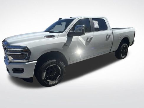 Used 2026 RAM 2500 Laramie AWD/4WD image 17