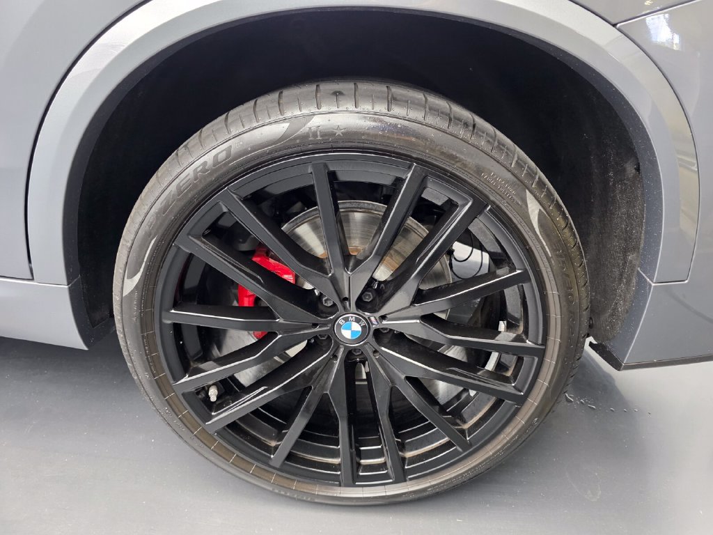 Certified 2026 BMW X5 xDrive40i w/ M Sport Package AWD/4WD image 17