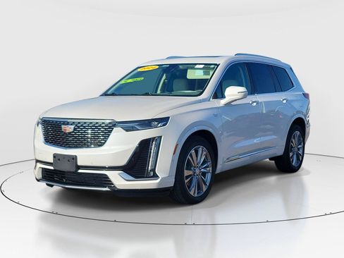 Used 2024 Cadillac XT6 Premium Luxury w/ Technology Package AWD/4WD image 2