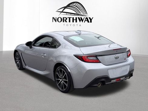 Used 2025 Toyota GR86 w/ ALL Weather Mat Package (TMS) RWD image 5