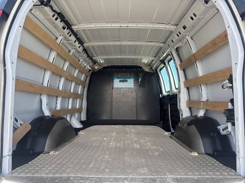 Used 2024 GMC Savana 2500 w/ Driver Convenience Package image 11