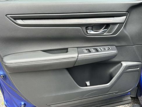Used 2025 Honda HR-V LX image 15