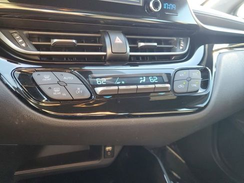 Used 2019 Toyota C-HR XLE image 27