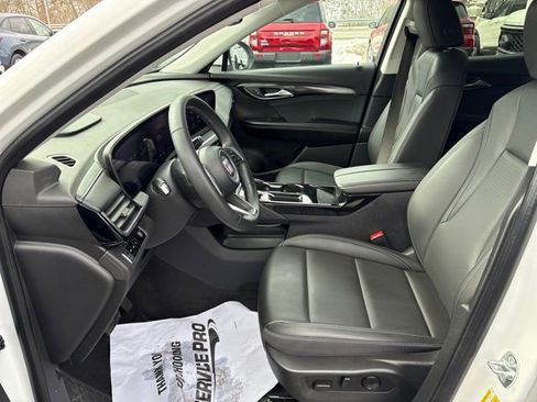 Used 2025 Buick Envision Preferred image 13