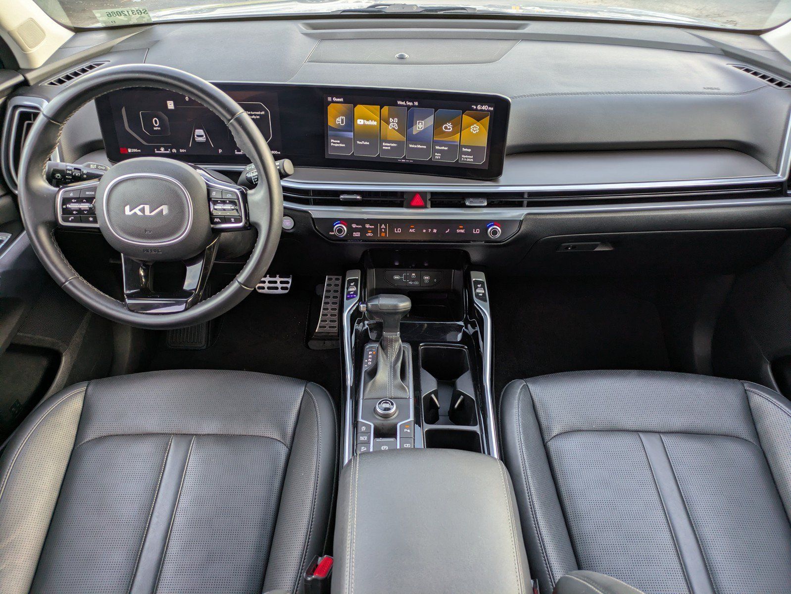 Certified 2025 Kia Sorento SX FWD image 13