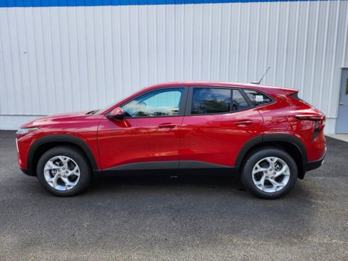 New 2026 Chevrolet Trax LS w/ LS Convenience Package image 2