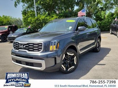 Used 2024 Kia Telluride S w/ S Sunroof Package