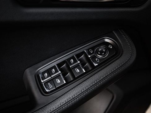 Certified 2023 Porsche Macan AWD/4WD image 22