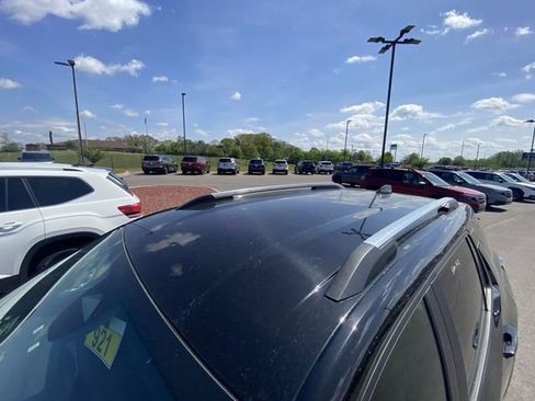 Used 2025 Chevrolet Equinox LT w/ Convenience Package II image 3