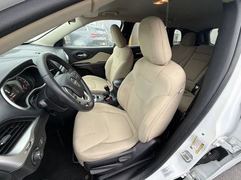 Used 2015 Jeep Cherokee Latitude AWD/4WD image 19