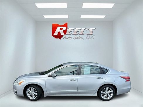 Used 2015 Nissan Altima 2.5 SV FWD image 30