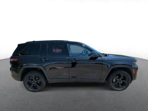 Used 2023 Jeep Grand Cherokee Limited w/ Luxury Tech Group II AWD/4WD image 9