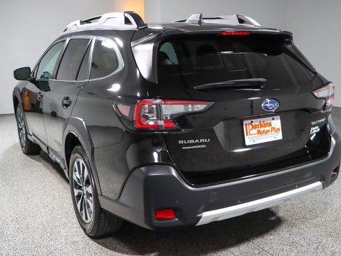 Used 2023 Subaru Outback Limited AWD/4WD image 9