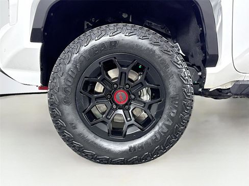 Certified 2025 Toyota Tacoma TRD Pro AWD/4WD image 43