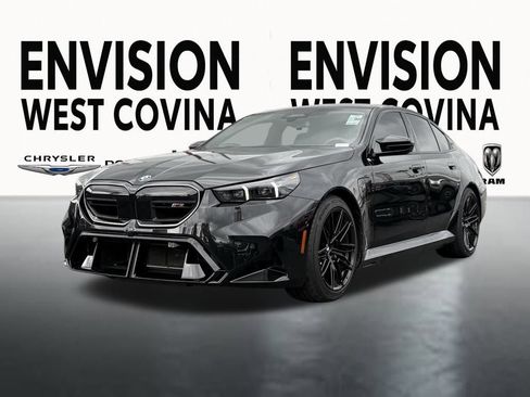 Used 2025 BMW M5 w/ Executive Package image 5
