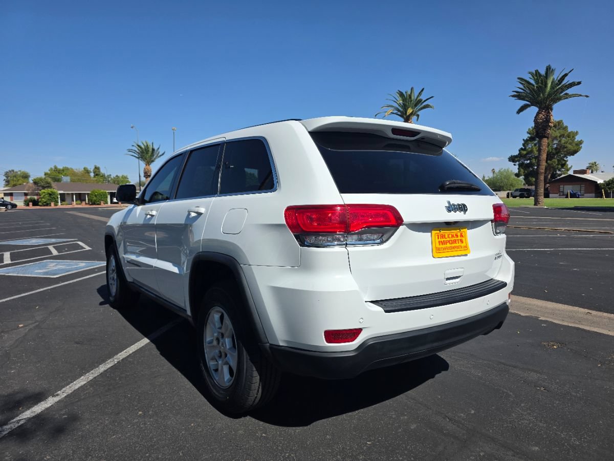 Used 2017 Jeep Grand Cherokee Laredo RWD image 9