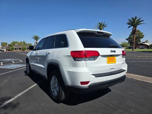 Used 2017 Jeep Grand Cherokee Laredo RWD image 9