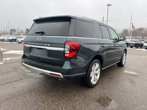 Certified 2022 Ford Expedition Platinum image 4