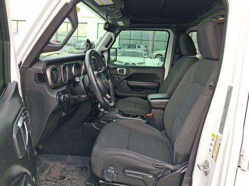 Used 2018 Jeep Wrangler Unlimited Sport S image 13