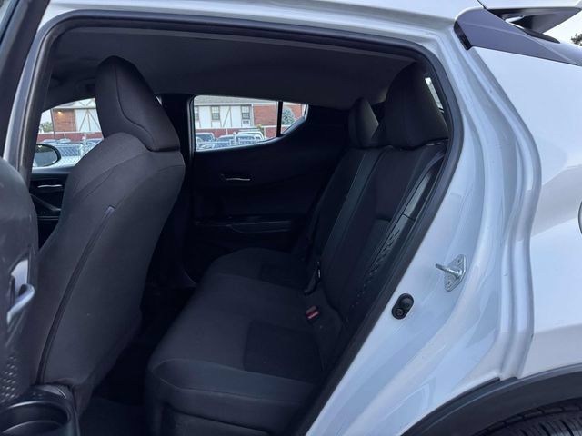 Used 2021 Toyota C-HR LE FWD image 17